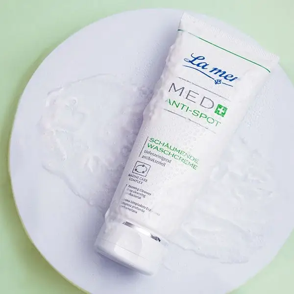 La mer Med Anti-Spot Schumende Waschcreme Mood2